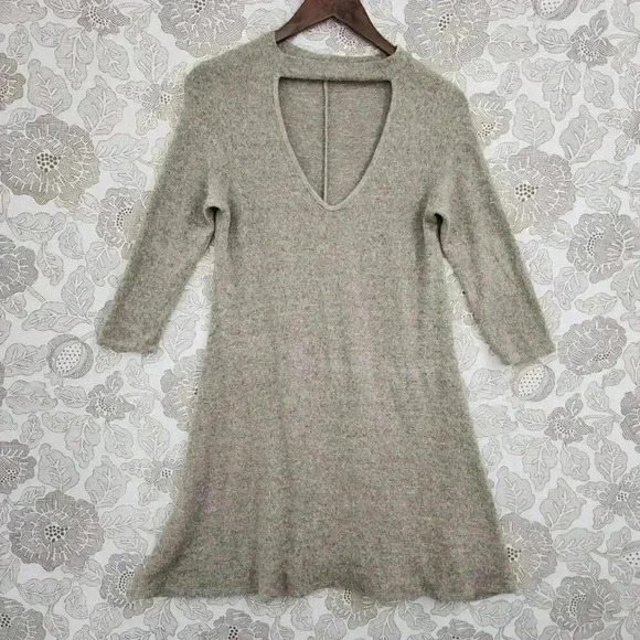 Acemi Knit V neck Sweater Dress With Cutout Back Medium Mini Shift Dress - Picture 1 of 8
